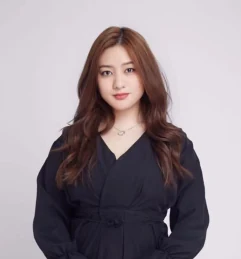 Chloe Eoyang